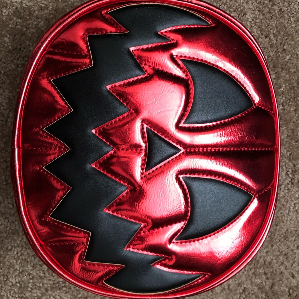 ❤️BNIP LOVE PAIN STITCHES RED METALLIC KULT BAG(size of handmade)❤️